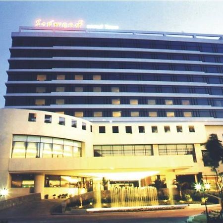 Rachaphruk Grand Hotel Накхонратчасима Экстерьер фото