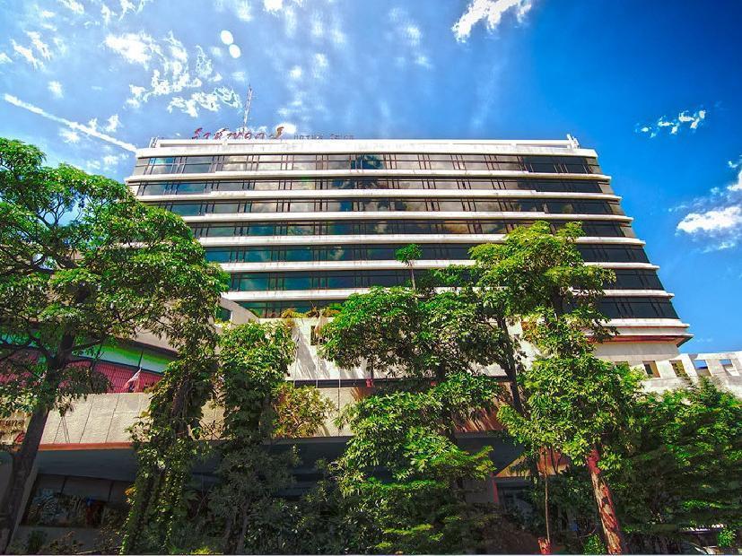Rachaphruk Grand Hotel Накхонратчасима Экстерьер фото